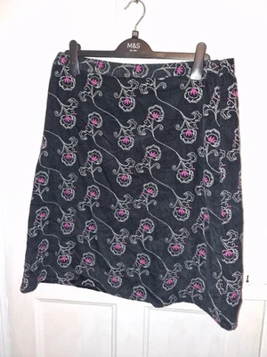John lewis Knee length Black cord skirt With pink floral Zip Size 14 - Image 1 of 4