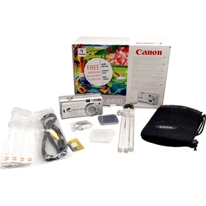 Canon PowerShot A400 Digital Camera with Accessories and Case - Picture 1 of 8