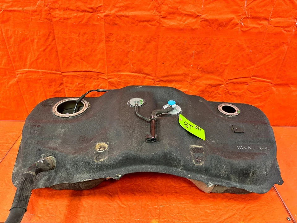 11-16 HYUNDAI GENESIS COUPE - CONJUNTO DE TANQUE DE COMBUSTÍVEL GASOLINA FABRICANTE DE EQUIPAMENTO ORIGINAL DE FÁBRICA #299 - Imagem 1 de 4