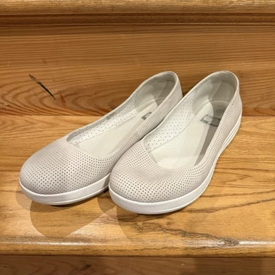 FitFlop C03-194 Urban Beige Perforado Pisos Para Mujer US 10 EU 42 Cómodo Sin Cordones Foto 1 de 4