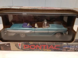 1957 Pontiac Bonneville Convertible - 1:43 NewRay Diecast Model # SS-48387 - Picture 1 of 7