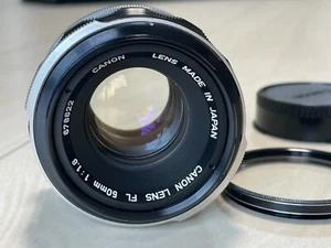 【CASI COMO NUEVO】 Lente Canon FL 50mm f/1.8 y filtro UV Kenko y tapa de colección de Japón - Imagen 1 de 10