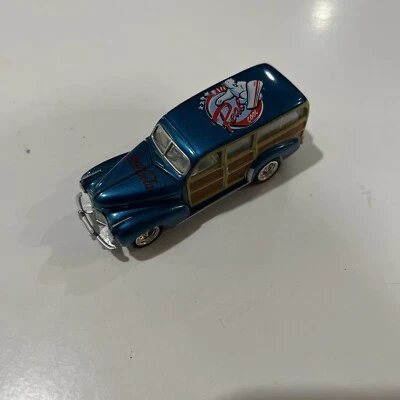 Chevy Coca Cola 1941 Johnny Lightning azul leñoso Foto 1 de 4