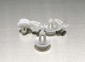 Paquete de 5 clips de panel de puerta OEM 1996-2002 Mercedes-Benz W210 E320 E430 E55 E300 - Imagen 1 de 1