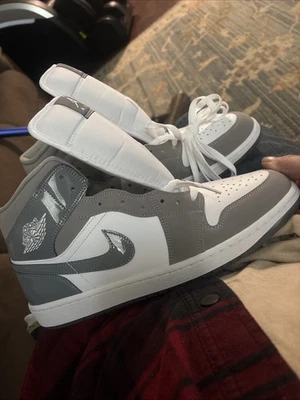 Air Jordan 1 Mid SE Para hombres Talla 12.5 Cool Gris-Blanco HF3216-100 Nuevo Auténtico Foto 1 de 4