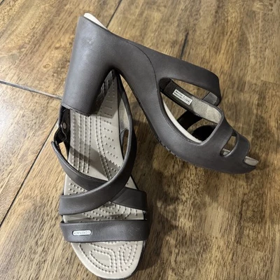Crocs Cyprus IV Heels Sandals Brown Slip On Strappy 14558 Women’s Size: w10 - Image 1 of 4