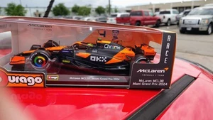 Bburago 2025 McLaren F1 MCL38 Miami Grand Prix 2024 Lando Norris #4 scala 1:24 - Foto 1 di 10