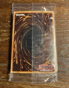 Konami Yu Gi Oh 1996 BRAND NEW 20 Card Sealed Cellophane Pack - Picture 1 of 3
