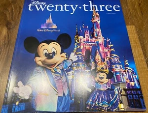 DISNEY D23 Collectible Magazine Fall 2021 Issue Featuring Walt Disney World 50th - Picture 1 of 2
