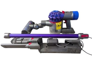 Dyson V8 Animal Cordless Vacuum Cleaner Bundle Accessories And Charger - Picture 1 of 9