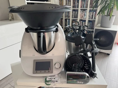 Thermomix TM5 - Vorwerk - Cook-Key - 2 Mixtöpfe & Zubehör - Bild 1 von 4