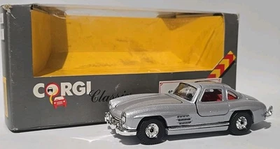 Винтажная литая модель автомобиля Corgi Classics серебро 1954 Mercedes 300SL 1/43 в коробке - Изображение 1 из 4