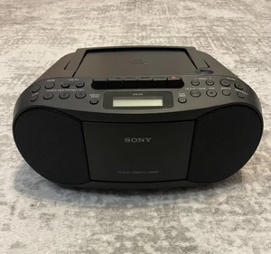 Sony CFD-S70 Stereo CD Player Cassette Recorder AM/FM Radio Boombox Tested Works - Picture 1 of 20