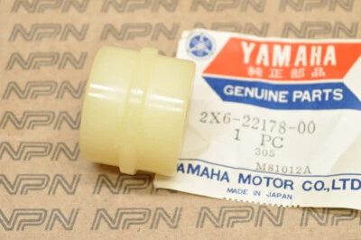 Nuevo de Lote Antiguo Yamaha YZ100 YZ50 YZ60 YZ80 Rodillo Tensor de Cadena 2X6-22178-00 Foto 1 de 3