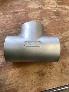 1-1/4" Female NPT Pipe Tee Cast 304 Stainless Steel Pipe Fitting - Picture 1 of 5