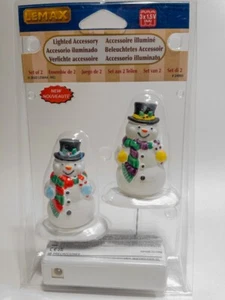 Lemax Xmas Cappello Agrifoglio Pupazzo di Neve ILLUMINATO 24965 Set/2 Uscito 2022 - Foto 1 di 4