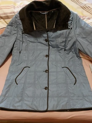Damen Jacke FABIANI Gr. 44 NEU❗️taubenblaue Steppjacke mit braunen Teddyfutter  - Bild 1 von 4
