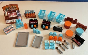 Mattel Barbie My Scene MAKEUP BEAUTY STUDIO ACCESSORIES Incl Brushes, Baskets - Picture 1 of 5