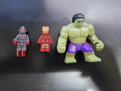 Selling used LEGO 76031 Iron Man Hulk Ultron Miffy - Image 1 of 4