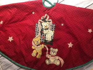 Prima Creations Christmas Tree Skirt Red Green Applique Teddy Bears Holly EUC - Picture 1 of 11