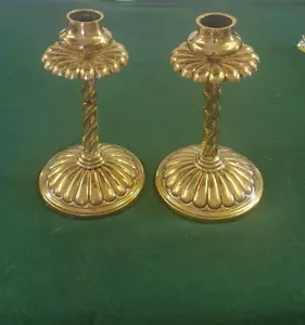 Pair Arts & Crafts brass candlesticks manner of Benham & Froud - Picture 1 of 8