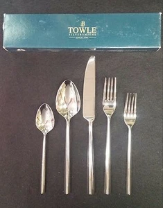 TOWLE FACETS Stainless Flatware 5 Piece Setting 18/8 KOREA - Picture 1 of 6