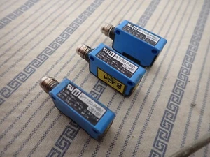 SICK Miniature Photoelectric sensor -- Qty of 3 -- NPN Output - WT150-P460 - Picture 1 of 5