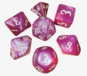 Pink Pearl 7 Würfel Set Perlenmuster mit weißen Zahlen DND Würfel Acryl - Bild 1 von 7