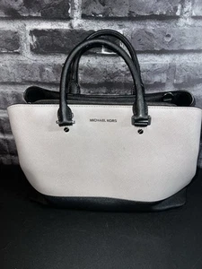 Michael Kors Savannah Large Satchel Grey/Black Womans Purse Handbag - Picture 1 of 11
