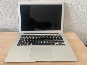 Apple MacBook Air 13” (2017) – Top Zustand - Bild 1 von 6
