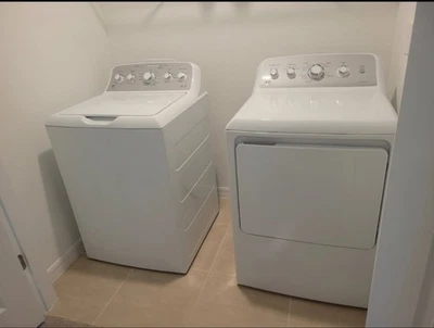 General Electric GE Washer And Dryer Combo In Excellent Condition - Image 1 of 4