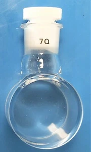 VWR 58016-630 Cylindrical 20mm UV Spectrophotometer Cell - Picture 1 of 4