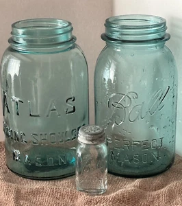 Vintage Ball and Atlas Blue Glass Jars with Zinc Covers+ Small Ball Clear Shaker - Picture 1 of 18