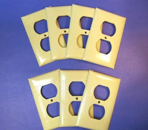 Lot 7 Vintage Ivory SIERRA Ribbed Electrical Outlet Receptacle Plates - Picture 1 of 2