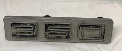 74 350 1973 camioneta Chevrolet emblema parrilla GM 328622 Sierra Cheyenne GMC Foto 1 de 4