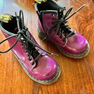 Dr. Martens Kids Purple Patent Leather Boots- sz 7 - Picture 1 of 10