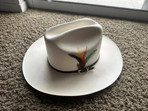 White Diamond Sombrero - never worn, without tags - Picture 1 of 4