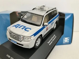 TOYOTA Land Cruiser 200 Moscow Police 1:43 IXO/VVM - Picture 1 of 8