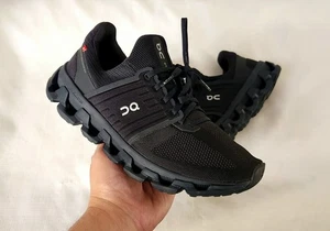 Zapatos para correr On Cloud Cloudswift Midnight triple negros para hombre talla 8 raros suizos - Imagen 1 de 13