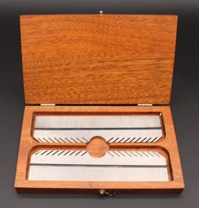 Magna Lock 61/4" Hold Downs con custodia in legno ~ Big Rapits Michigan Pat n. 7477297 - Foto 1 di 5