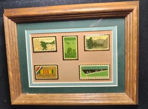 5 Vintage Lot USPS Briefmarken Pins Veteranen. Gerahmt. Siehe Fotos. Unsere ED84 - Bild 1 von 7