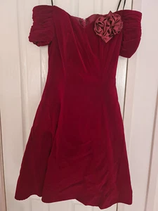 Dress red burgundy velvet size 8 strapless formal Purple Patch vintage - Picture 1 of 12
