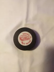 Vintage Detroit Red Wings NHL Hockey Puck TRENCH reverse Slovaki Classic Wing - Picture 1 of 4
