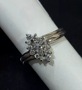 Listo para enviar 925 plata esterlina racimo piedra simulada anillo de damas - Imagen 1 de 3