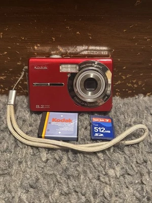 Digital Camera - Kodak EasyShare M853 8.2MP Compact - Red - Works Great - Image 1 of 4