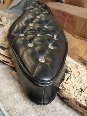 Chicago Cycle Specialties Nuevo de Lote Antiguo Asiento Honda CL72 CL77 305Chopper Bobber Café Brat Foto 1 de 4