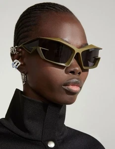 Brand New Givenchy Sunglasses GV40049I 97A Matte Green 69-140 Ranway Italy - Picture 1 of 19