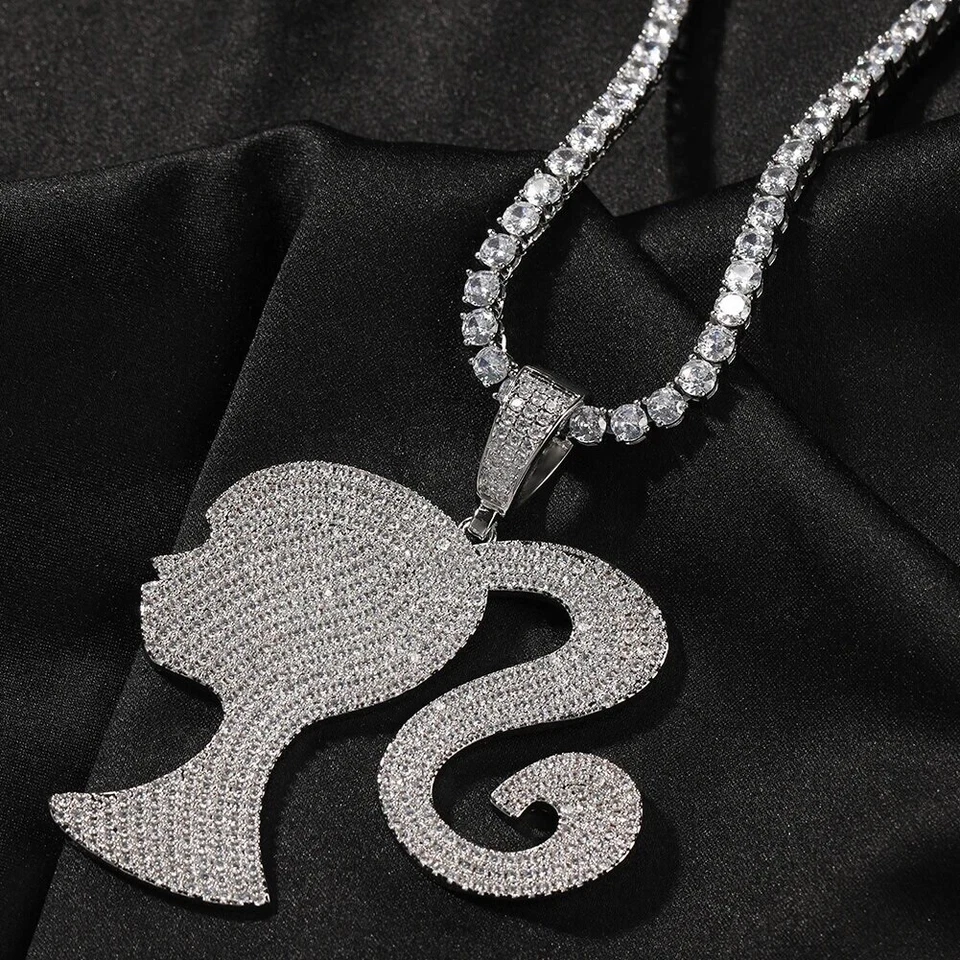 Collar Barbie, Collar Cabeza Muñeca Helada, Collar Tenis Barbie Foto 1 de 4