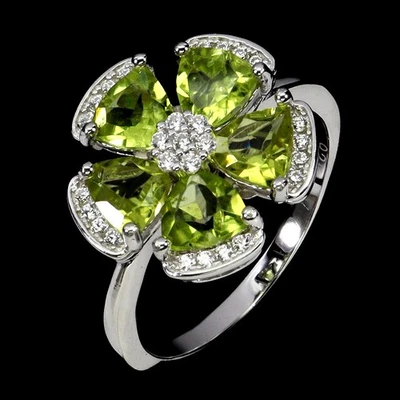 925 Sterling Silver Ring Trilliant Peridot 5mm Natural Gemstone Jewelry Size 7 - Image 1 of 4