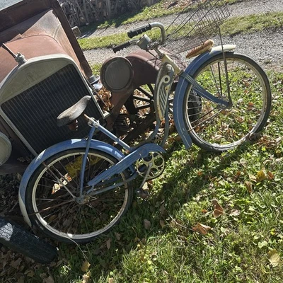 Barn Find! 1952 Schwinn Hornet Vintage Women’s Beach Cruiser Bicycle - Image 1 of 4